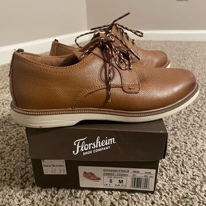 Kids size 5 cognac Oxford